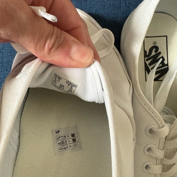 Vans White Canvas Sneakers - Picture 3 of 3